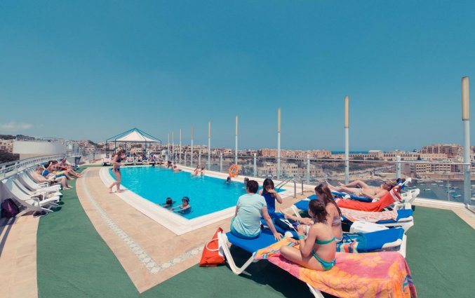 Zwembad van Be.Hotel in Malta